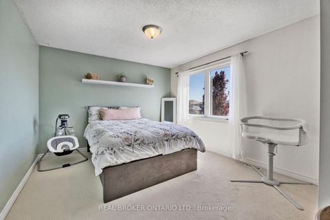 Photo 17 at 32 BLACK WILLOW Drive, Holly, Barrie