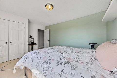 Photo 18 at 32 BLACK WILLOW Drive, Holly, Barrie