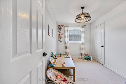 Photo 19 at 32 BLACK WILLOW Drive, Holly, Barrie