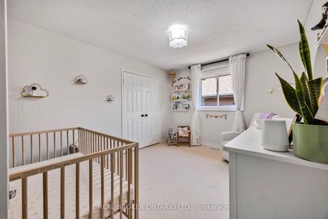 Photo 20 at 32 BLACK WILLOW Drive, Holly, Barrie