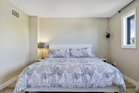 Photo 24 at 32 BLACK WILLOW Drive, Holly, Barrie