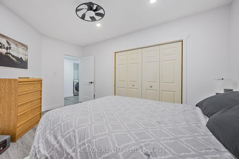 Photo 34 at 32 BLACK WILLOW Drive, Holly, Barrie