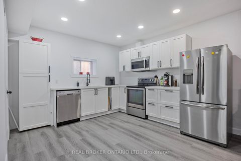 Photo 37 at 32 BLACK WILLOW Drive, Holly, Barrie