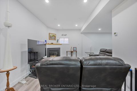 Photo 39 at 32 BLACK WILLOW Drive, Holly, Barrie