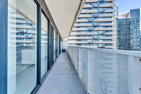 Photo 15 at 4004 - 88 Harbour Street, Waterfront Communities C1, Toronto