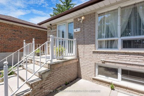 Photo 2 at 46 Budworth Drive, West Hill, Toronto