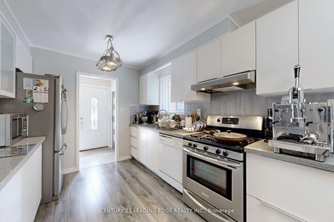 Photo 9 at 46 Budworth Drive, West Hill, Toronto