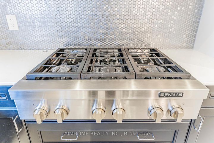 Photo 13 at 986 Wilbur Pipher Circle, Wyndham, Newmarket