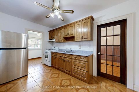 Photo 9 at 180 Pendrith Street, Junction, Toronto
