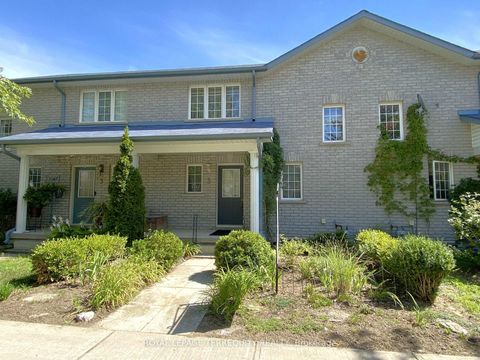 Photo 1 at 5 Silver Maple Crescent, Holly, Barrie Photo 1 at 5 Silver Maple Crescent, Holly, Barrie