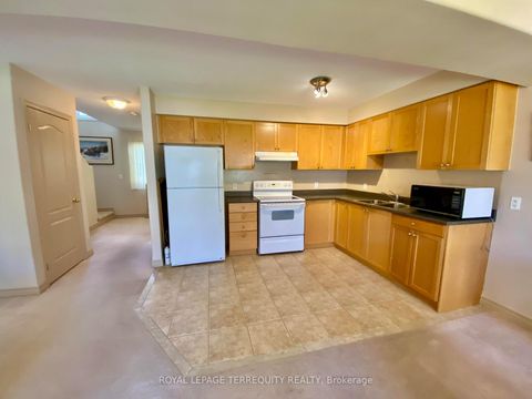 Photo 7 at 5 Silver Maple Crescent, Holly, Barrie