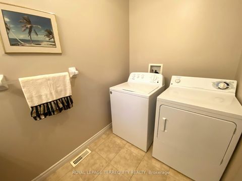 Photo 12 at 5 Silver Maple Crescent, Holly, Barrie