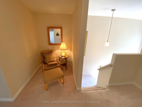 Photo 18 at 5 Silver Maple Crescent, Holly, Barrie