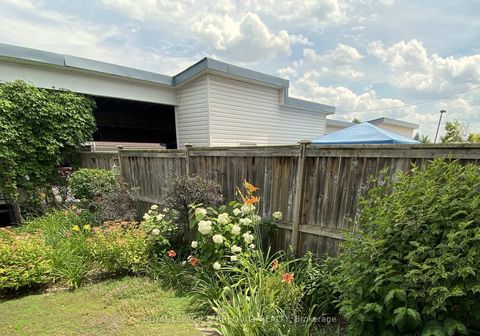 Photo 25 at 5 Silver Maple Crescent, Holly, Barrie