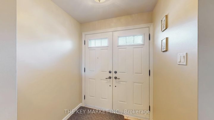 Photo 4 at 1277 Tyneburn Crescent, Applewood, Mississauga