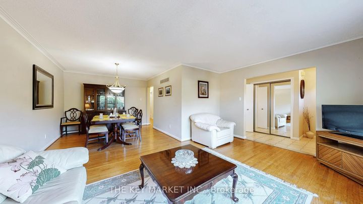 Photo 6 at 1277 Tyneburn Crescent, Applewood, Mississauga