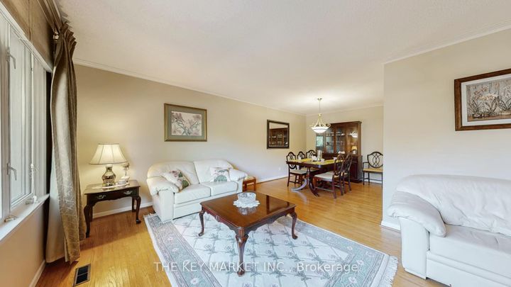 Photo 7 at 1277 Tyneburn Crescent, Applewood, Mississauga