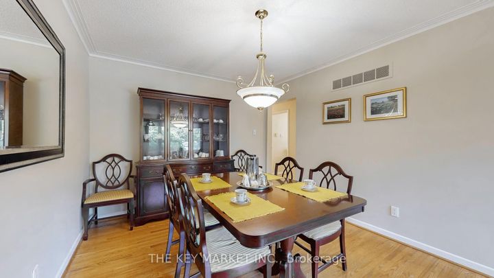 Photo 10 at 1277 Tyneburn Crescent, Applewood, Mississauga