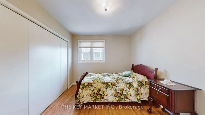 Photo 17 at 1277 Tyneburn Crescent, Applewood, Mississauga