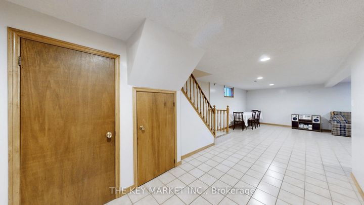 Photo 24 at 1277 Tyneburn Crescent, Applewood, Mississauga
