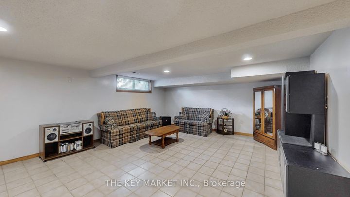 Photo 26 at 1277 Tyneburn Crescent, Applewood, Mississauga