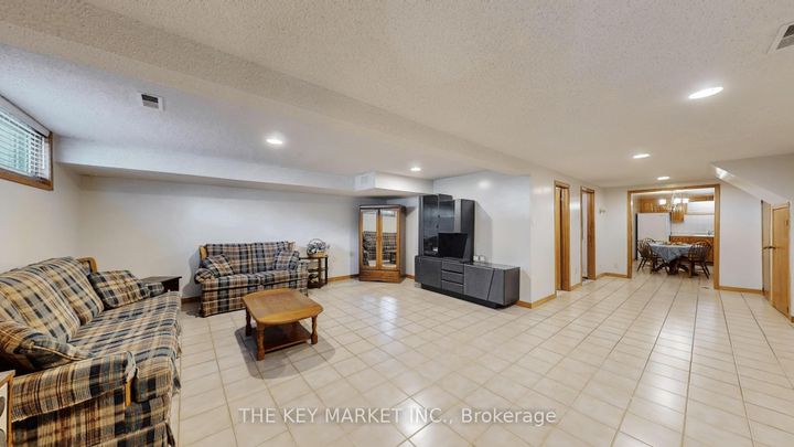 Photo 28 at 1277 Tyneburn Crescent, Applewood, Mississauga