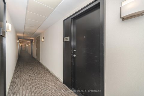 Photo 3 at 729 - 231 Fort York Boulevard, Waterfront Communities C1, Toronto