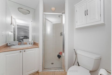 Photo 12 at 729 - 231 Fort York Boulevard, Waterfront Communities C1, Toronto