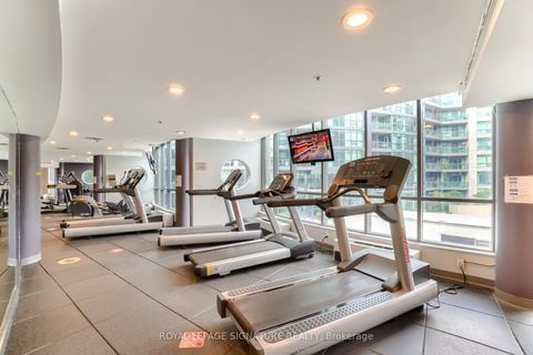 Photo 14 at 729 - 231 Fort York Boulevard, Waterfront Communities C1, Toronto
