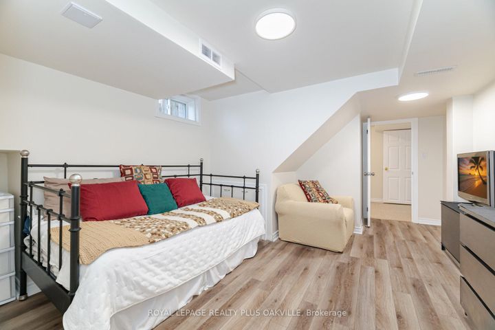 Photo 42 at 1294 Hammond Street, Brant, Burlington