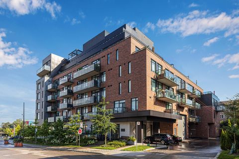 Photo 1 at TH-105 - 25 Malcolm Road, Leaside, Toronto