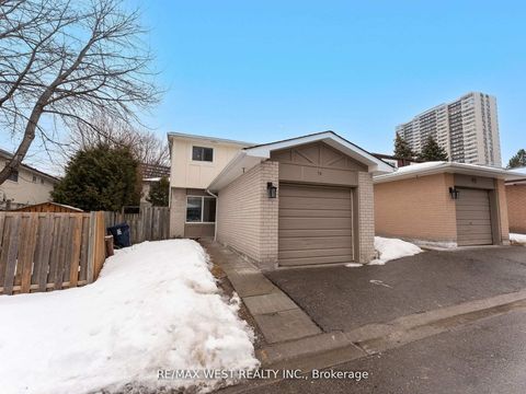 Photo 2 at 94 Plum Tree Way, Branson, Toronto