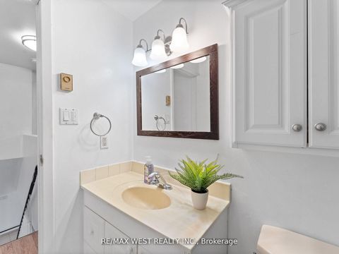 Photo 14 at 94 Plum Tree Way, Branson, Toronto