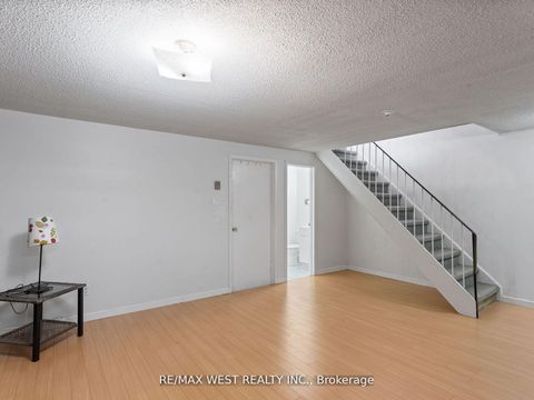 Photo 17 at 94 Plum Tree Way, Branson, Toronto