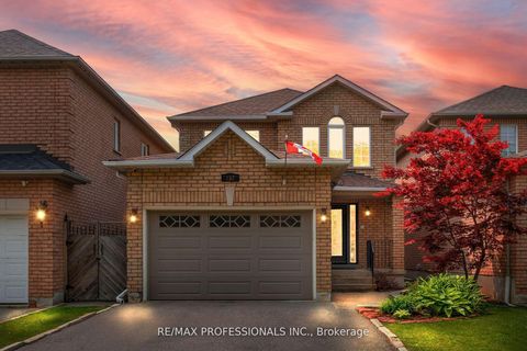 Photo 2 at 152 Ashton Drive, Maple, Vaughan