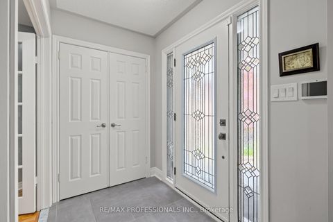 Photo 4 at 152 Ashton Drive, Maple, Vaughan