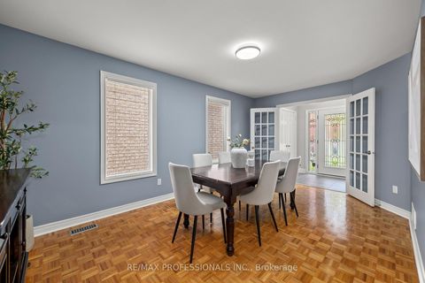 Photo 7 at 152 Ashton Drive, Maple, Vaughan