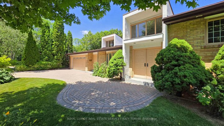 Photo 4 at 21 Banbury Road, Don Mills, Toronto
