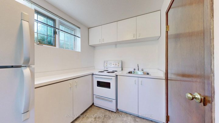 Photo 30 at 21 Banbury Road, Don Mills, Toronto