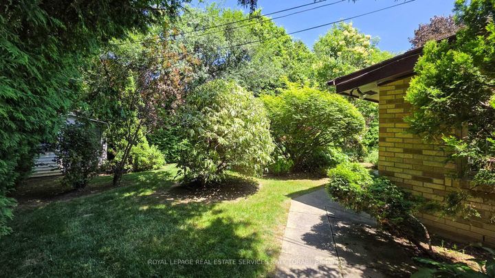 Photo 32 at 21 Banbury Road, Don Mills, Toronto