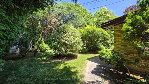 Photo 32 at 21 Banbury Road, Don Mills, Toronto