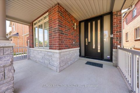 Photo 2 at 25 Riverhill Drive, Patterson, Vaughan