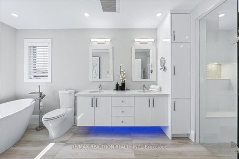 Photo 32 at 25 Riverhill Drive, Patterson, Vaughan