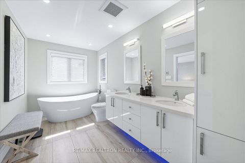 Photo 33 at 25 Riverhill Drive, Patterson, Vaughan