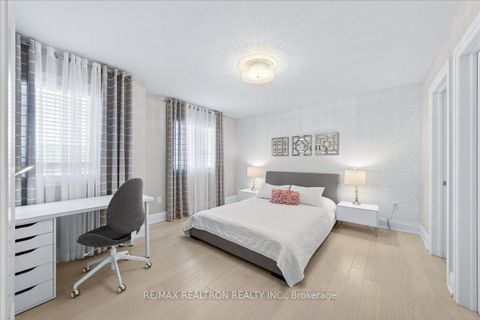 Photo 35 at 25 Riverhill Drive, Patterson, Vaughan