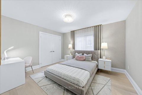 Photo 40 at 25 Riverhill Drive, Patterson, Vaughan