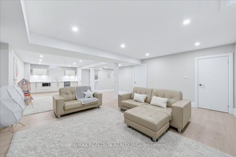 Photo 41 at 25 Riverhill Drive, Patterson, Vaughan