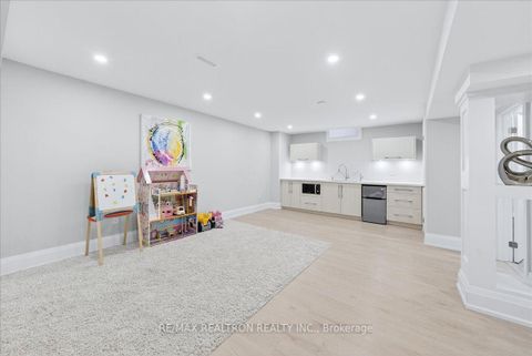 Photo 43 at 25 Riverhill Drive, Patterson, Vaughan