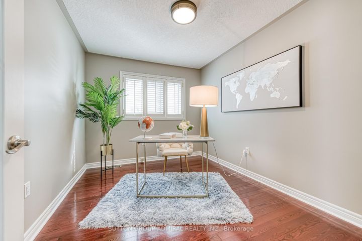Photo 15 at 11 Saint Avenue, Bradford, Bradford West Gwillimbury