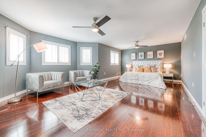 Photo 16 at 11 Saint Avenue, Bradford, Bradford West Gwillimbury